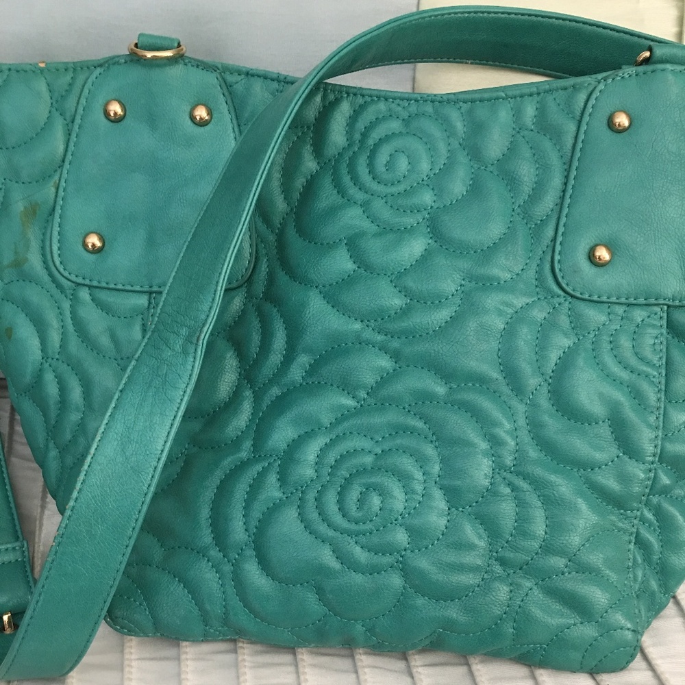 TEAL QUILTED PATTERNED PURSE